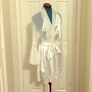 Oscar de la Renta Romantic Nightgown Robe
